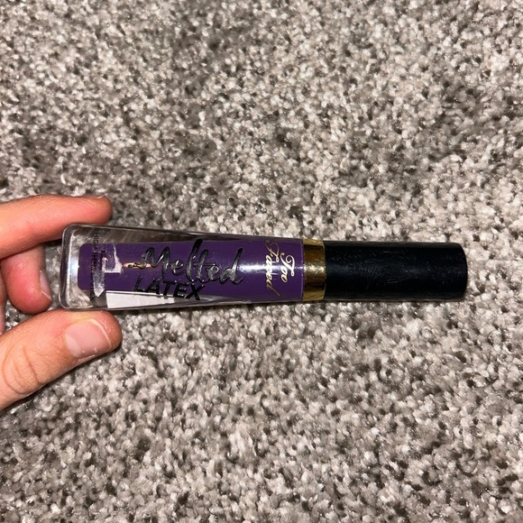 Two faced melted latex lip stick purple shade - Picture 3 of 5